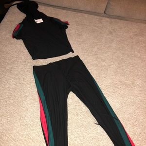 2 Piece Set, Very comfortable, stretchy material